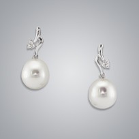 Pearl Earring with White Freshwater 10.0-9.5 mm Pearl