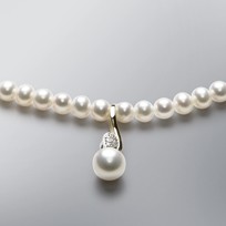 Pearl Necklace with White Freshwater Pearls