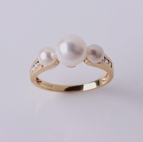 pearl ring