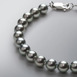 Pearl Bracelet with Treated Black Japanese Akoya 7.0-6.5 mm Pearls