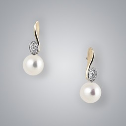 2 Tone Pearl Earrings with White Freshwater 8.5-8.0 mm Pearls