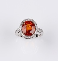 MIKURA Diamond & Garnet Ring