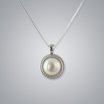 Pearl Pendant with White Freshwater 8.5-8.0 mm Pearls