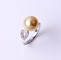 Pearl Ring with Natural Golden South Sea Pearl & Diamonds, 11.0-10.0mm, 18KW